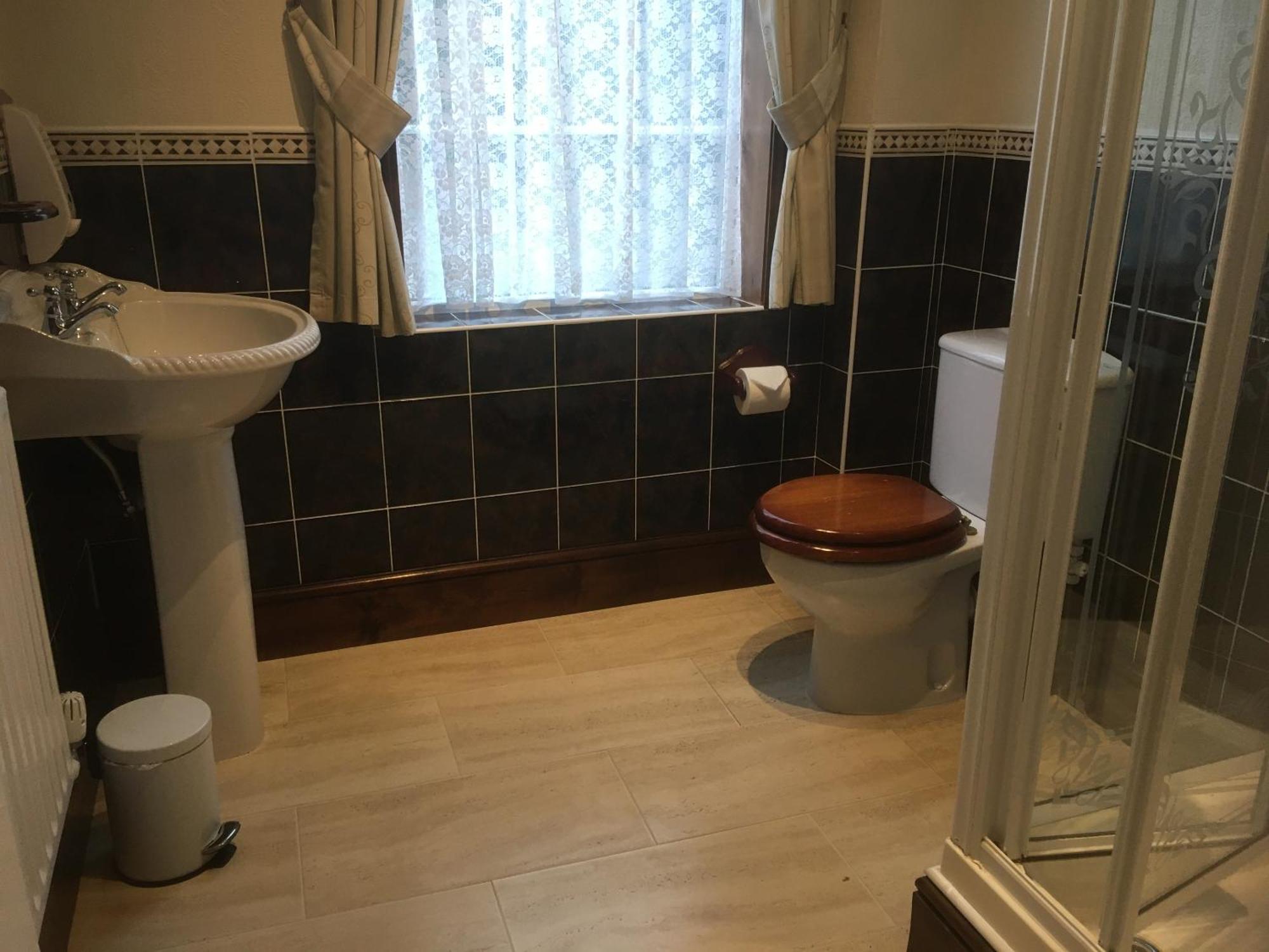 Grove House Guest House Telford Ngoại thất bức ảnh