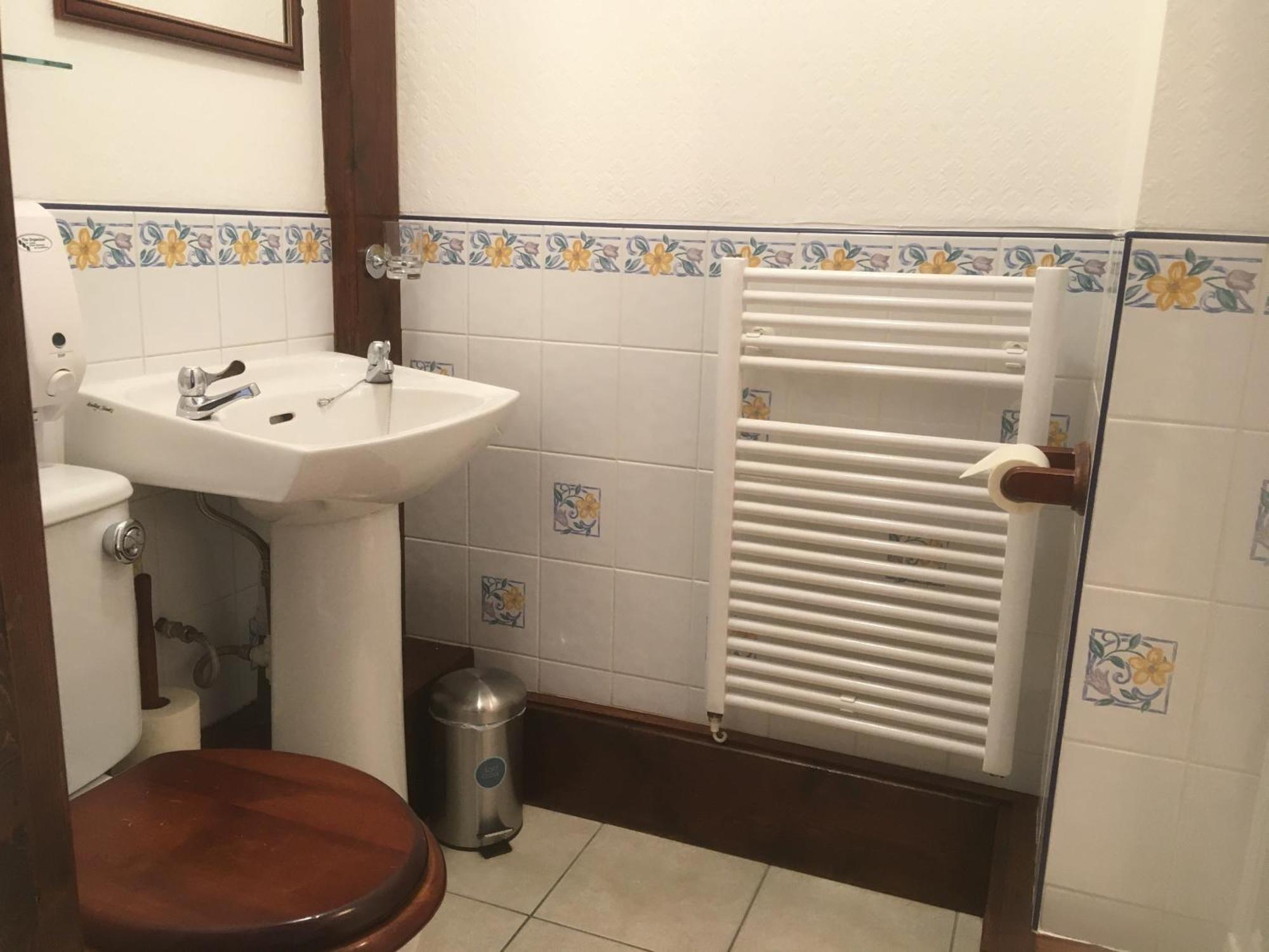 Grove House Guest House Telford Ngoại thất bức ảnh